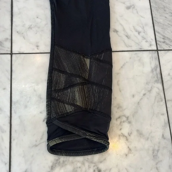 Lululemon Athletica Leggings - Sz 4 - Picture 4 of 5